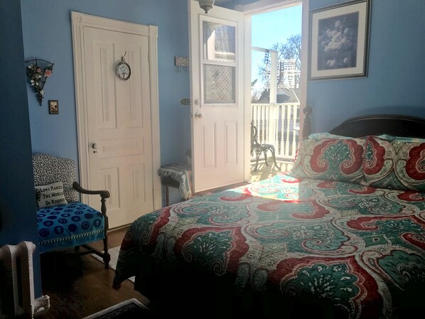 بديكورات فريدة لكل غرفة وواي فاي مجانًا وملاءات أسرّة