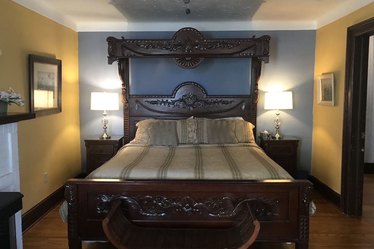Deluxe Room | Iron/ironing board, free WiFi, bed sheets, alarm clocks