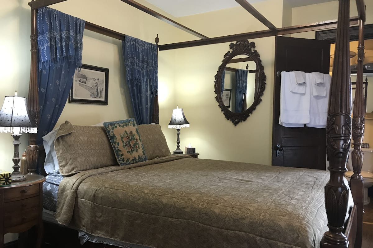 Classic Room | Iron/ironing board, free WiFi, bed sheets, alarm clocks
