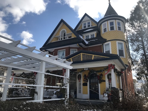 A Moment in Time Bed & Breakfast