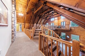 Interior - Point au Roche Lodge (Plattsburgh)