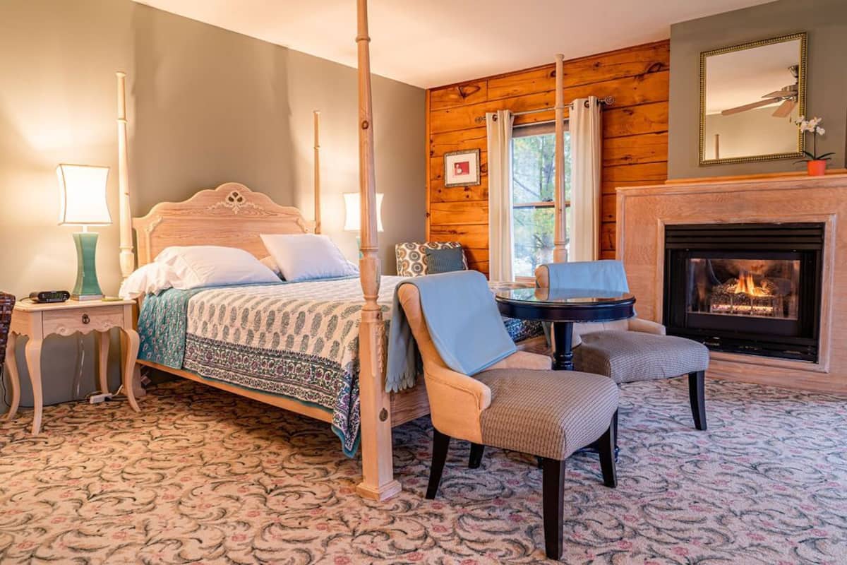 Flower Room | Premium bedding, individually decorated, individually furnished