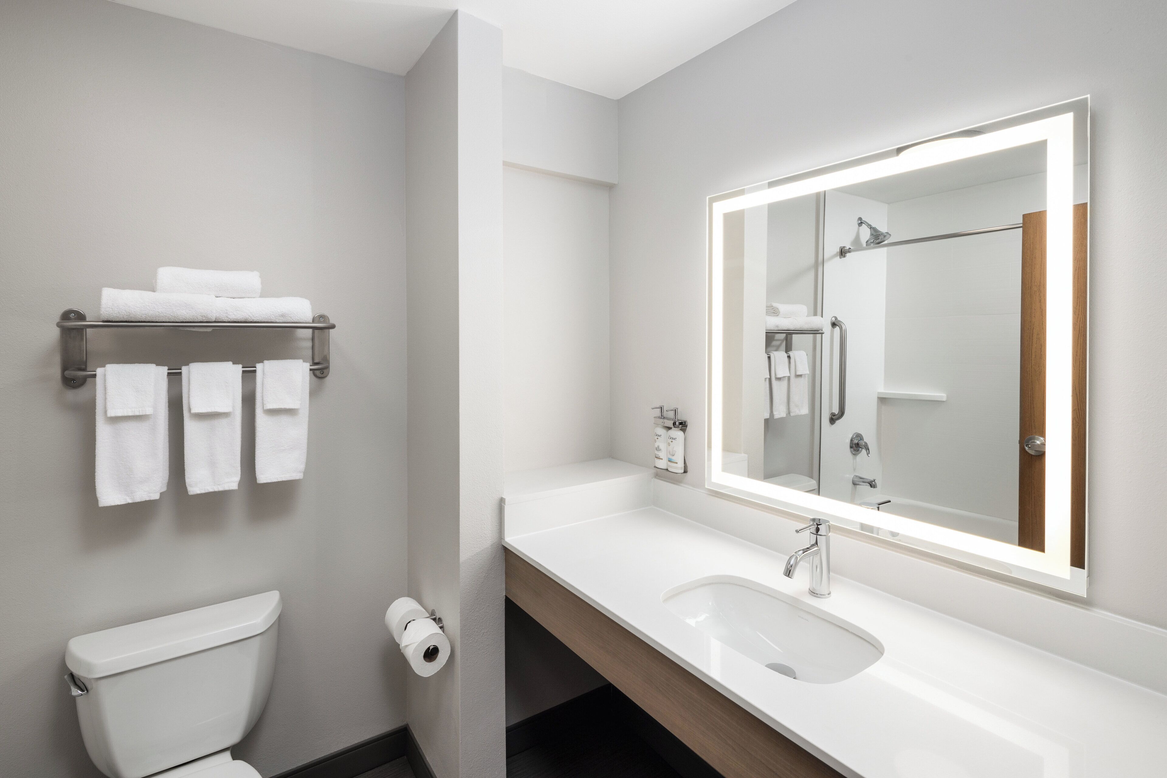 Combined shower/tub, eco-friendly toiletries, hair dryer, towels