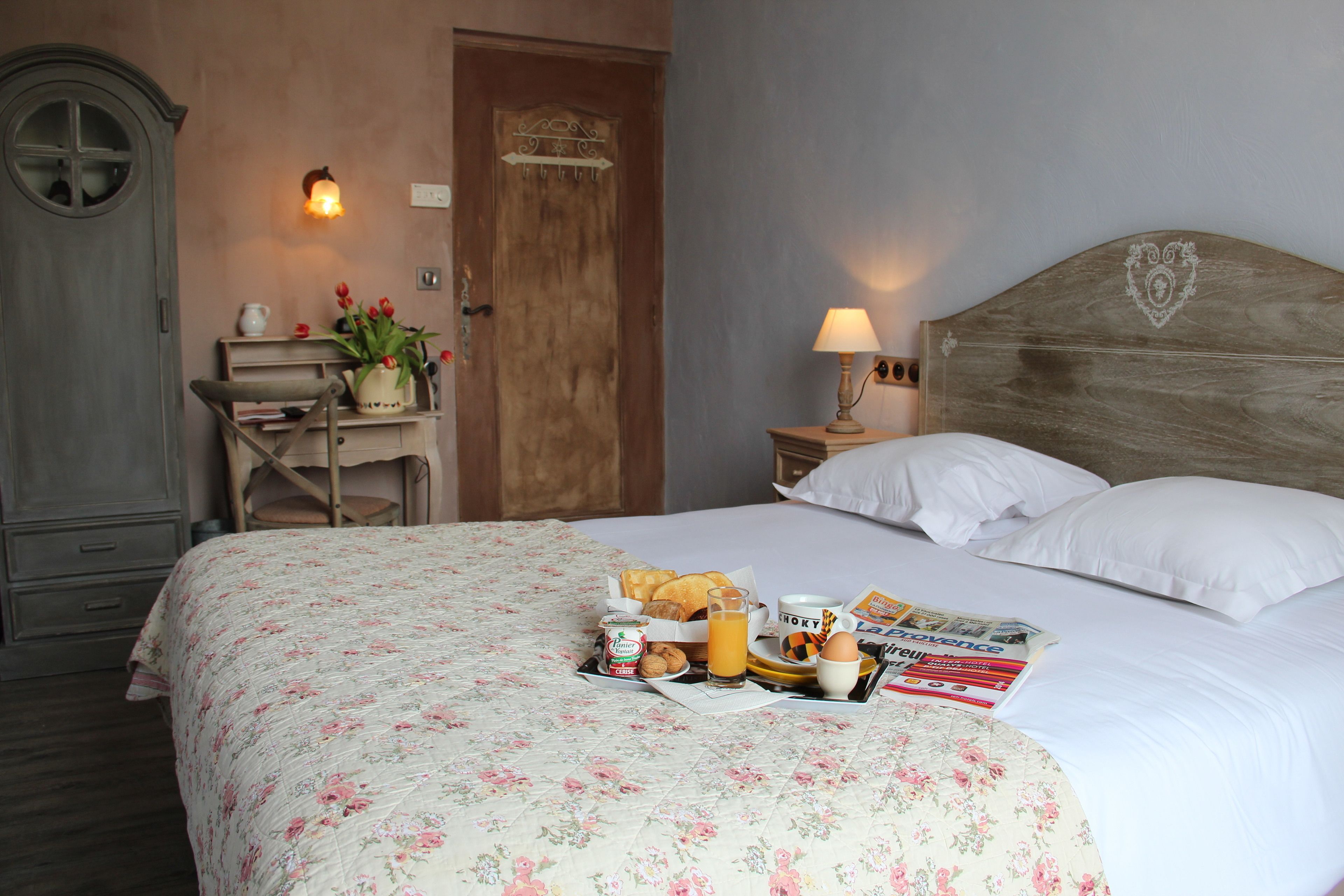 comfort double room | bathroom | free toiletries, hair dryer, towels, soap