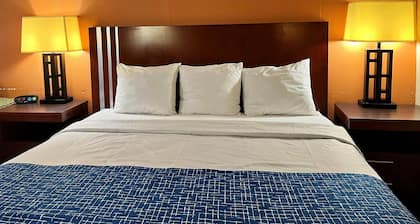 Travelodge by Wyndham Seymour