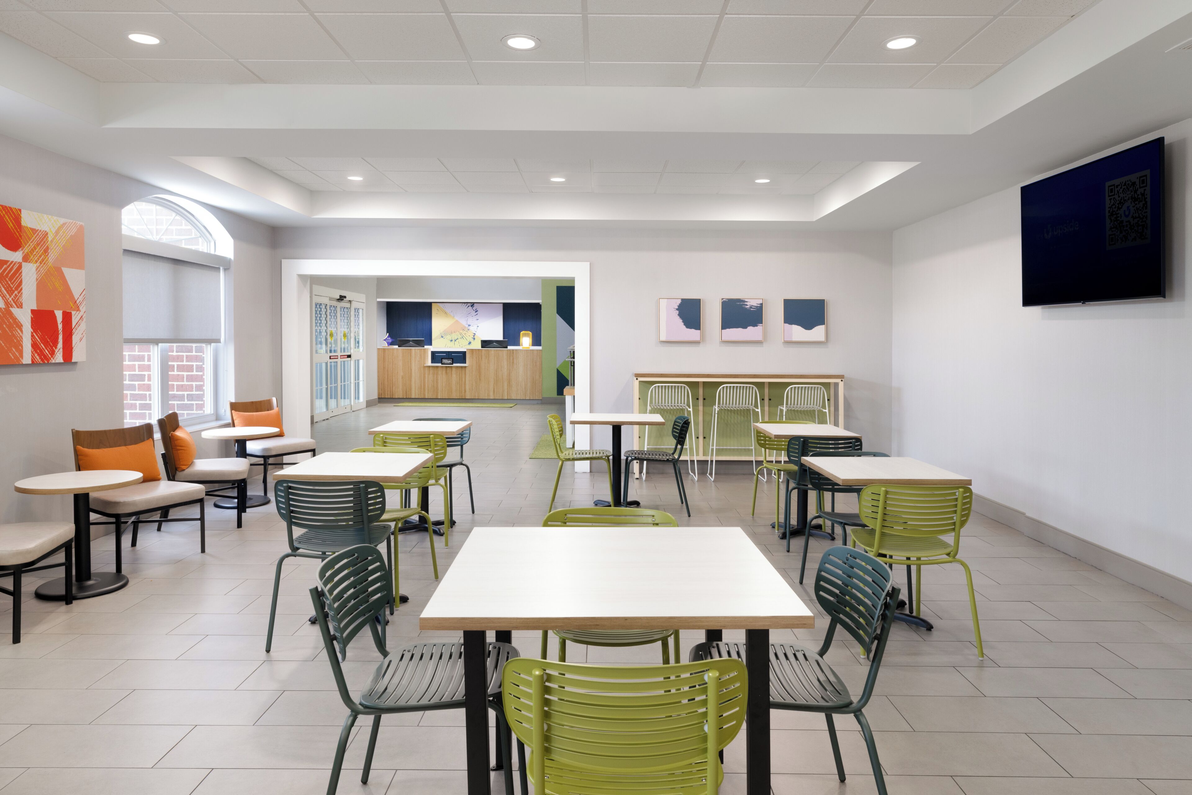 Free daily continental breakfast