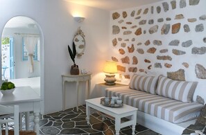 Living area - Folegandros Apartments (Folegandros)