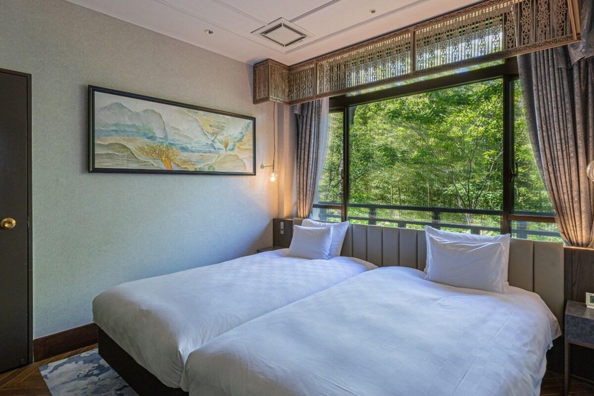 Mountain View Suite Twin Room No Smoking
