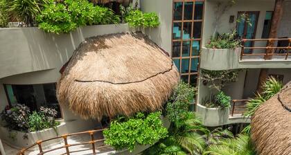 Maya Villa Condo Hotel & Beach Club