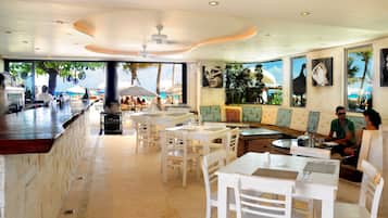 Komplett frokost hver dag (USD 20.00 per person)