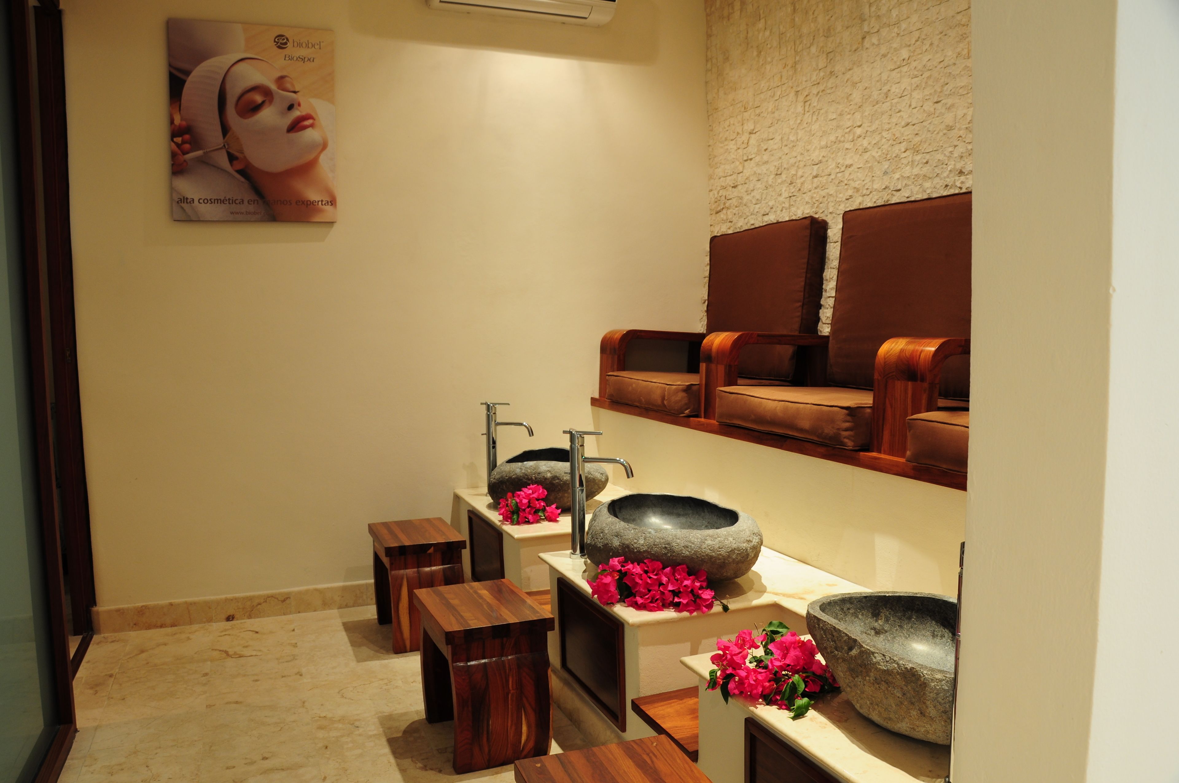 Salas de tratamiento para parejas, tratamientos corporales, aromaterapia