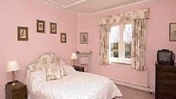 Doppelzimmer, mit Bad (Pink Room)