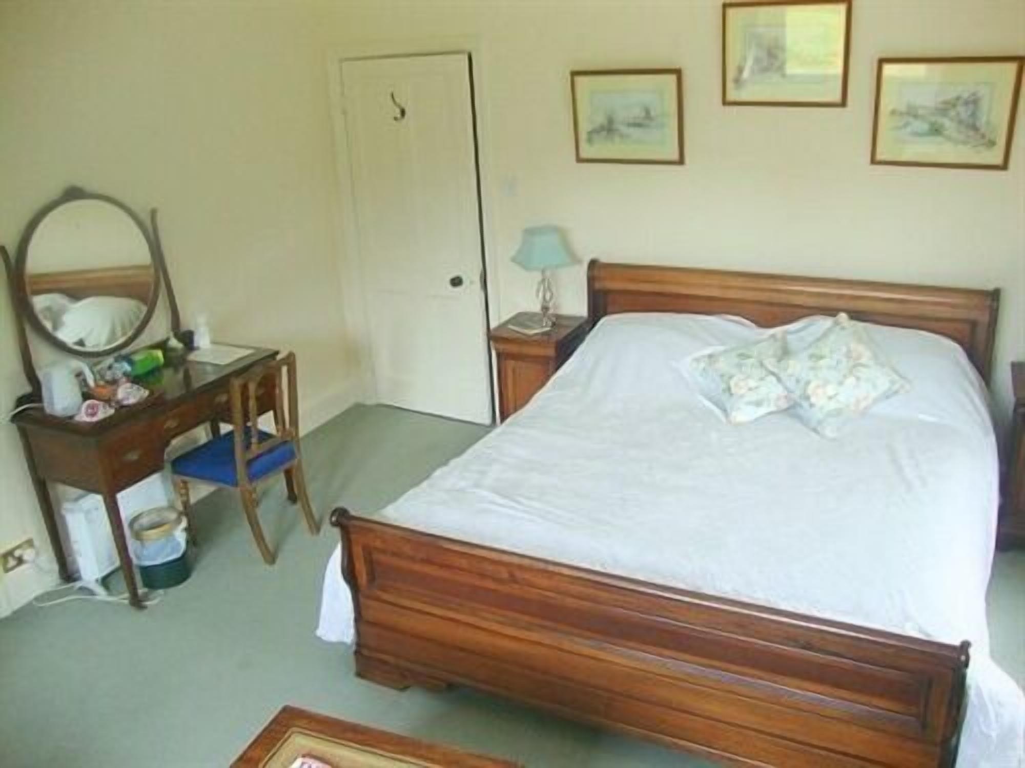 Twin Room, Ensuite (Yellow Room)