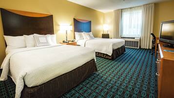 Bureau, espace de travail pour ordinateur portable, rideaux occultants