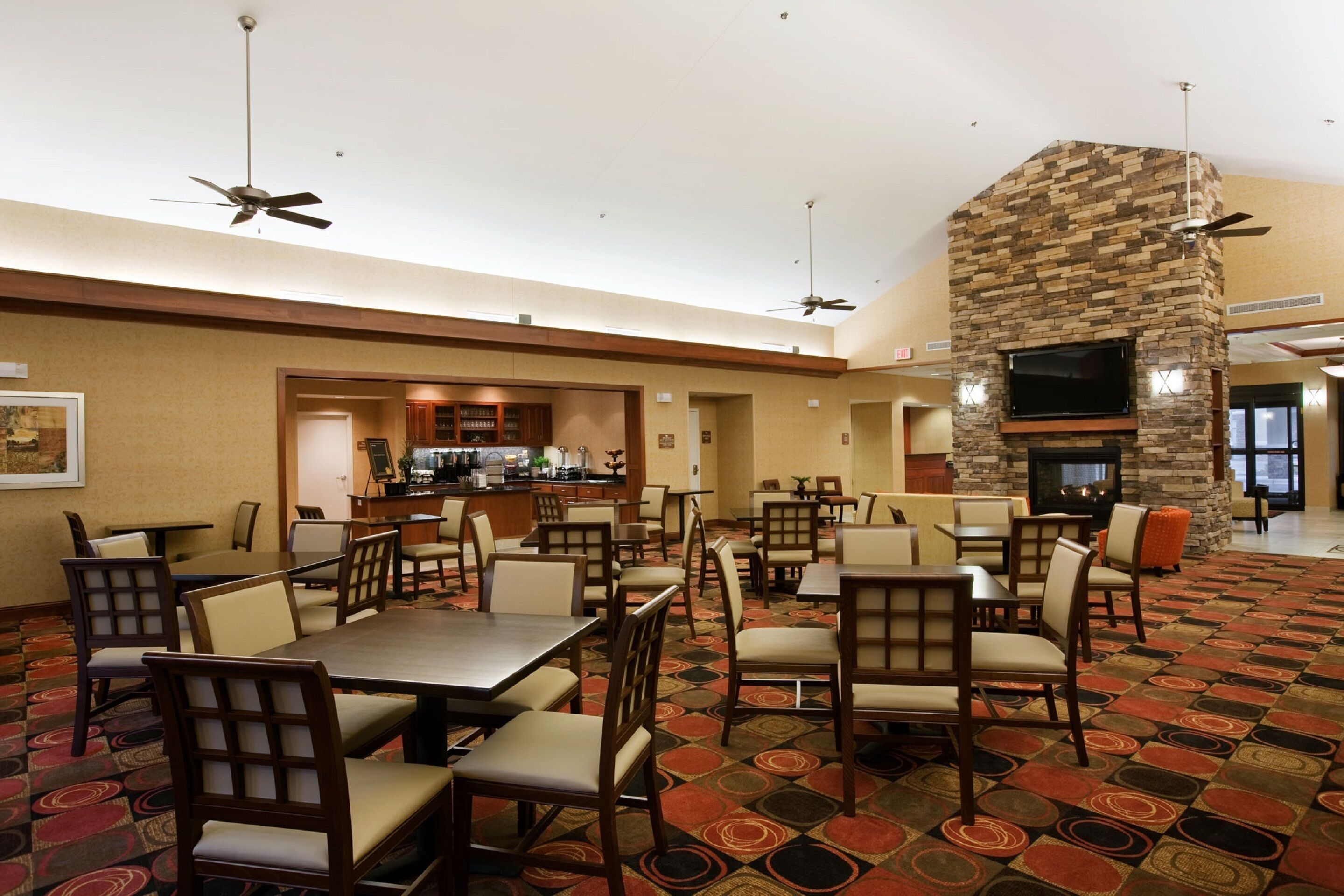 free daily full breakfast