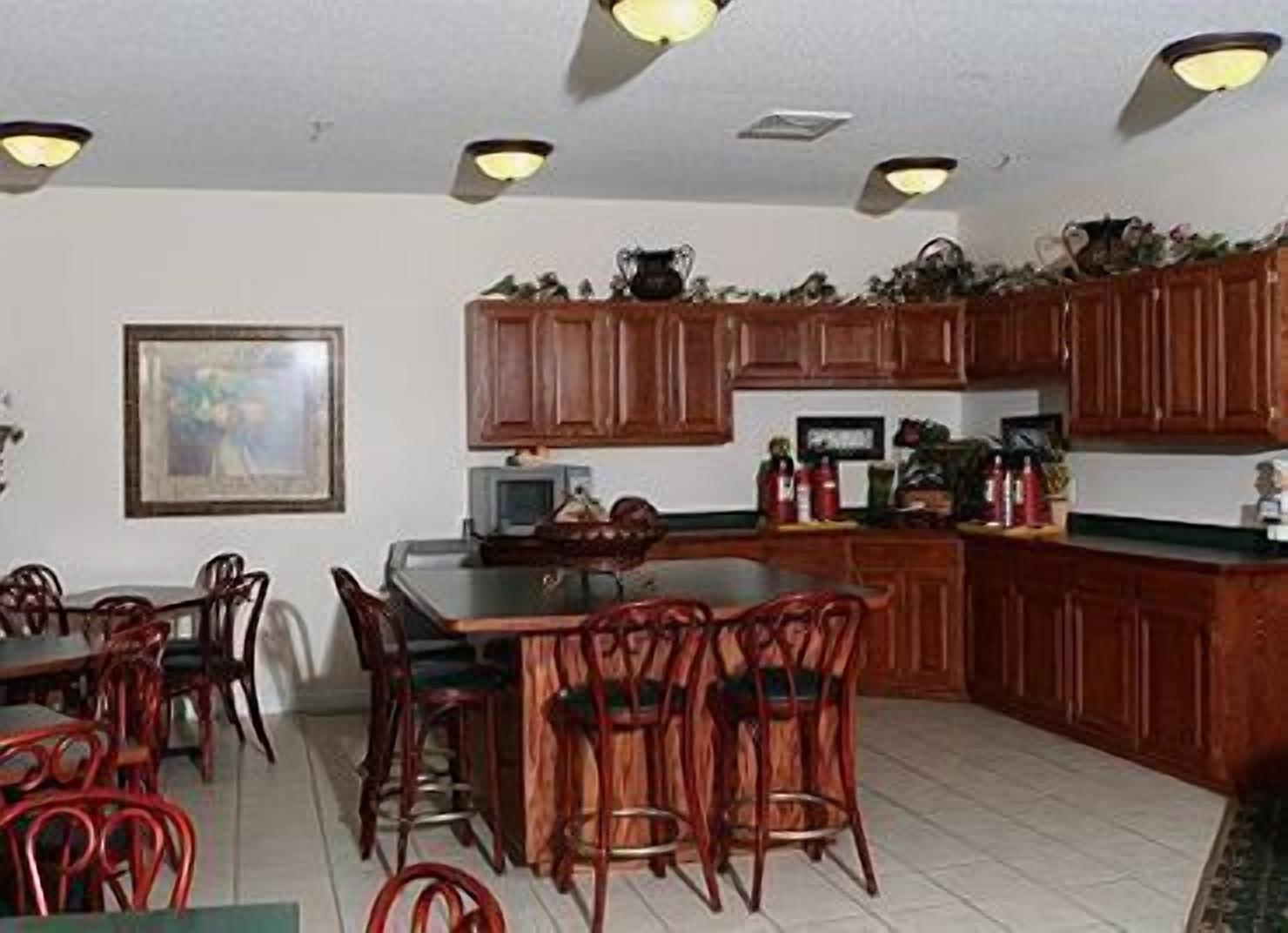 free daily full breakfast