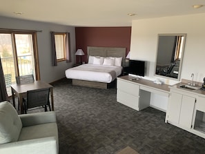 Desk, iron/ironing board, rollaway beds, free WiFi - Cherry Hills Golf & Lodge (Sturgeon Bay)