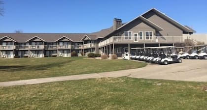 Cherry Hills Golf & Lodge