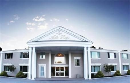 Exterior. Inn At Arbor Ridge Hotel & Conference Center