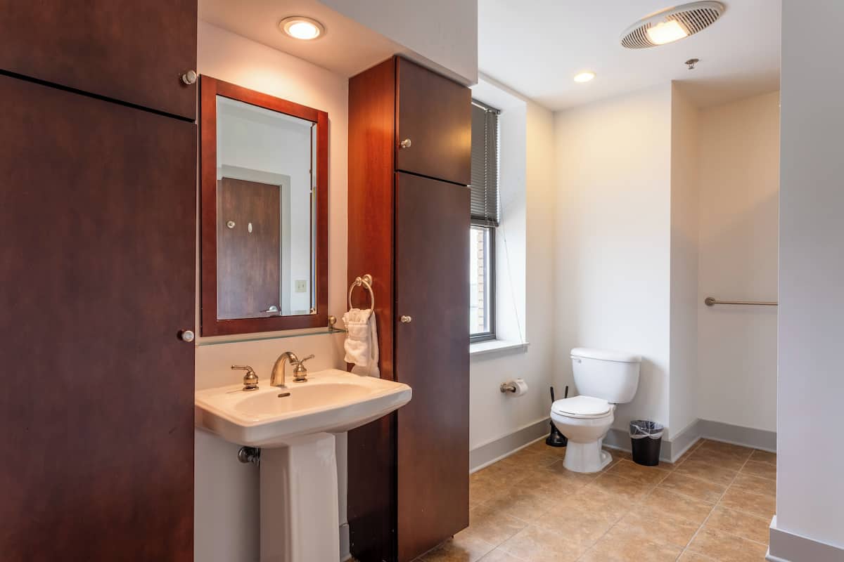 suite, multiple beds, non smoking | bathroom | shower, designer toiletries, hair dryer, bathrobes