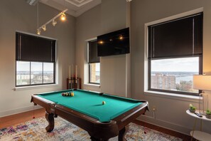 Phòng Suite, nhiều giường, không hút thuốc | Bộ đồ giường cao cấp, chăn bông, nệm có lớp đệm bông