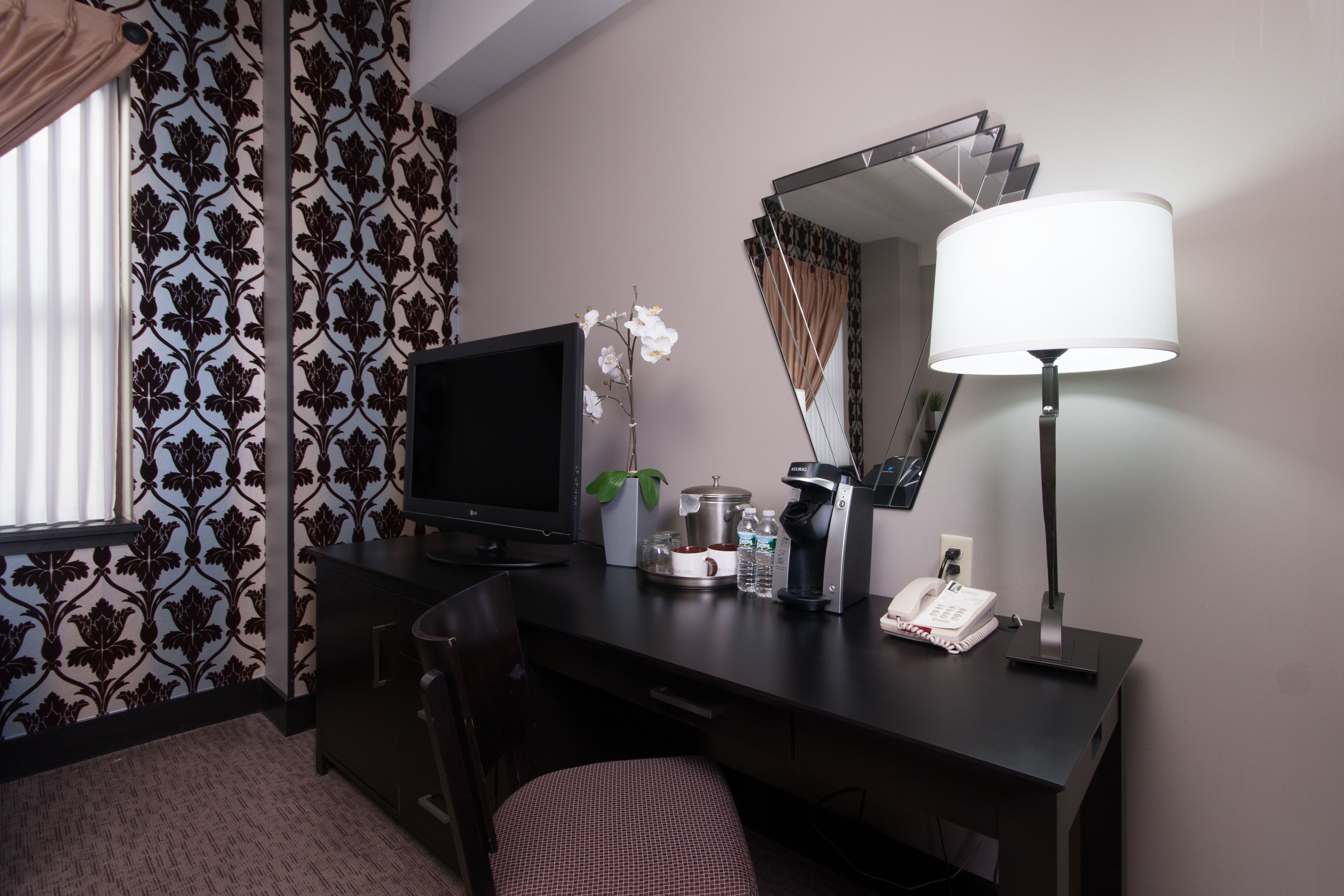 standard room, 1 king bed, non smoking | coffee and/or coffee maker