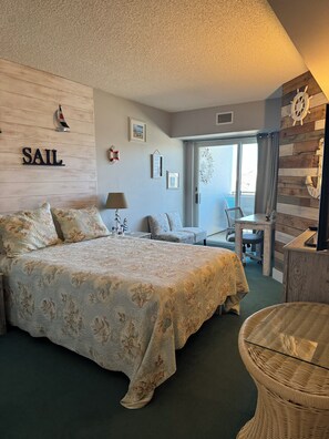 1 quarto, cofres nos quartos, escrivaninha