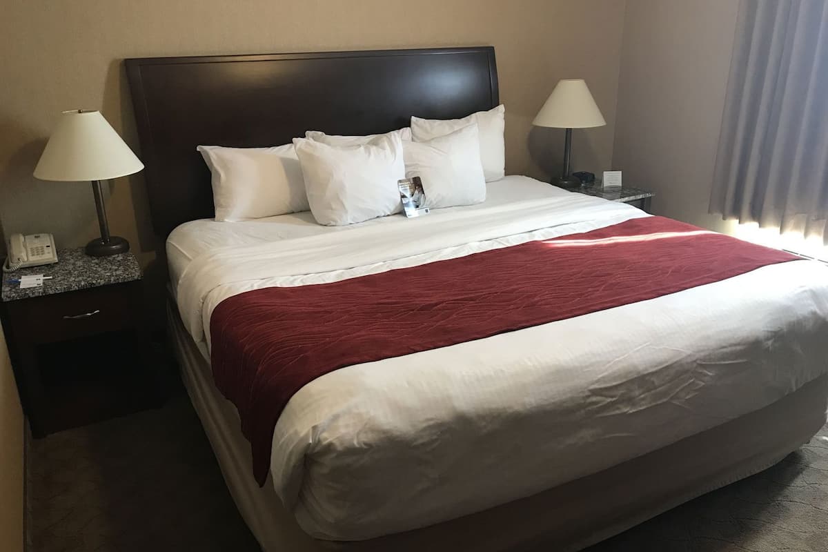 Ropa de cama de alta calidad y colchones con acolchado adicional