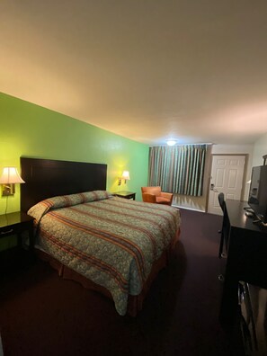 Desk, soundproofing, iron/ironing board, free WiFi