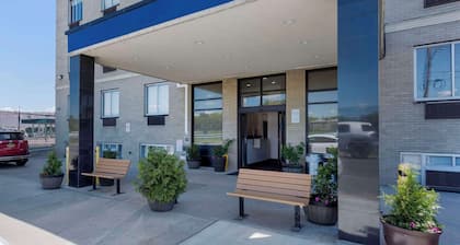 Avion Inn Near LGA Airport, an Ascend Collection Hotel