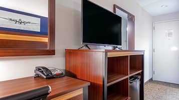 Minibar, desk, iron/ironing board, free WiFi