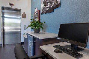 ศูนย์ธุรกิจ