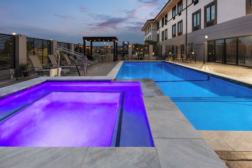 Garner Hotel Norman - University Area by IHG