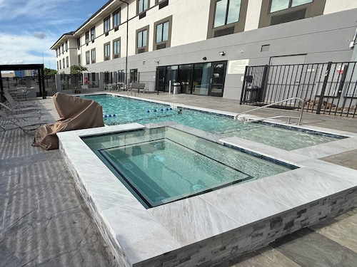 Garner Hotel Norman - University Area by IHG