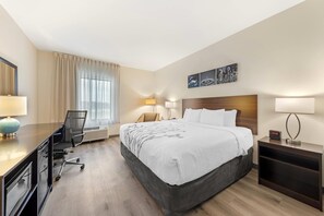 Sengetøy av topp kvalitet, dundyner og senger med overmadrass