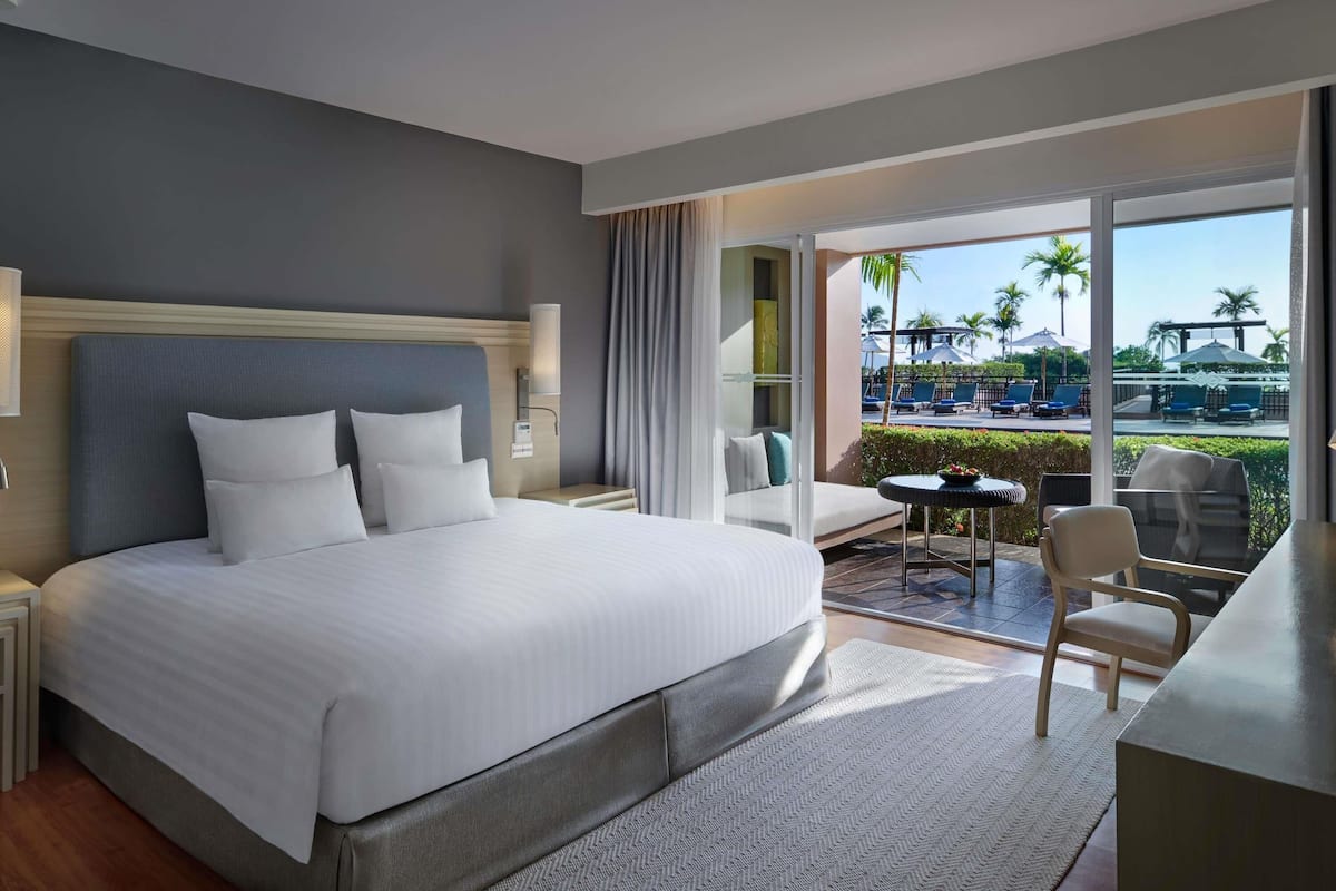 Deluxe Room, 1 King Bed