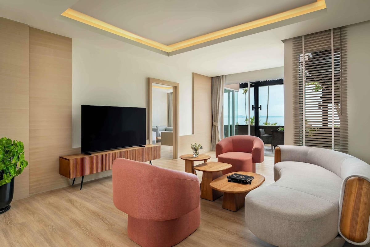 Suite, 3 slaapkamers, uitzicht op zee | 1 slaapkamer, luxe beddengoed, donsdekens