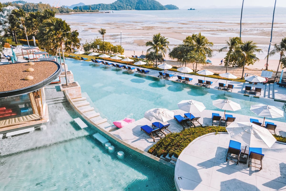 deluxe room, 1 king bed, sea view | beach/ocean view