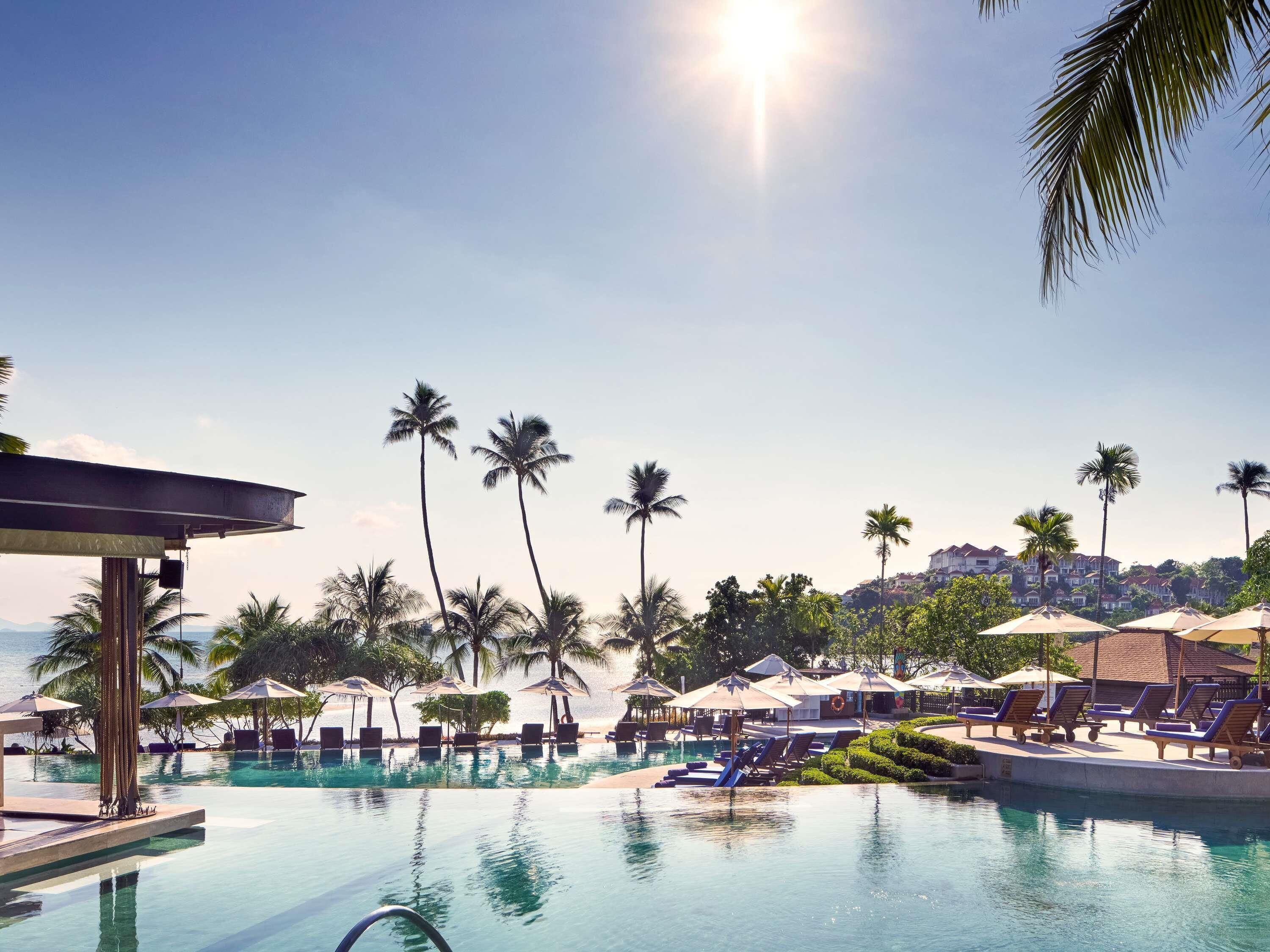 2 outdoor pools, open 7 AM to 7 PM, free pool cabanas, pool umbrellas