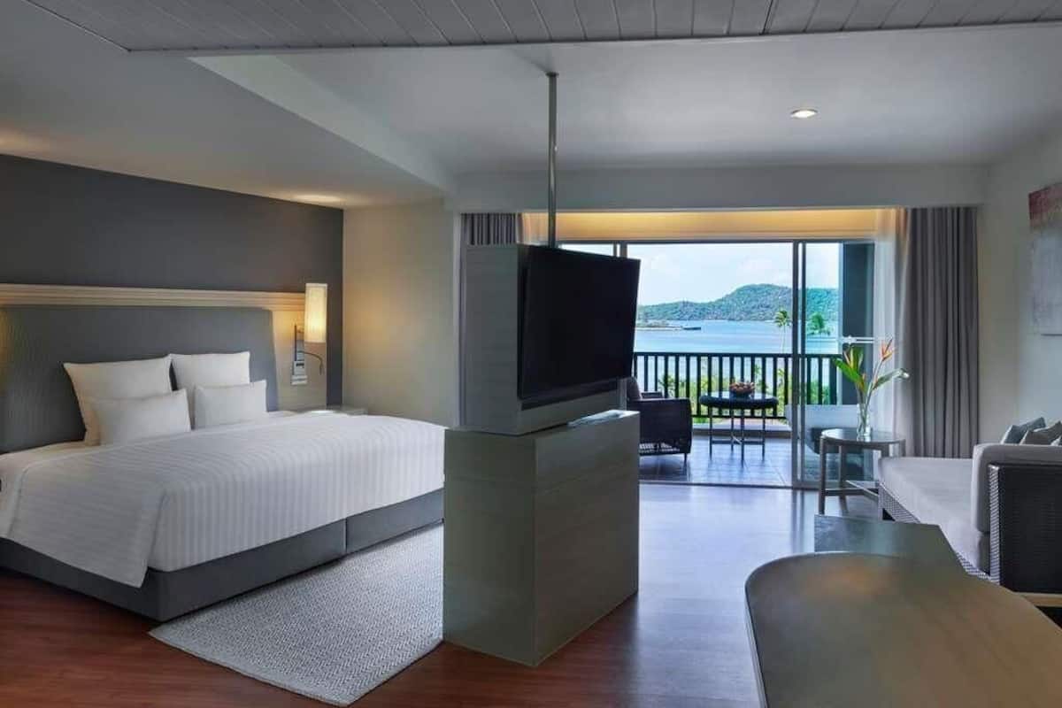 Junior Suite, 1 Bedroom, Sea View | 1 bedroom, premium bedding, down comforters, memory foam beds