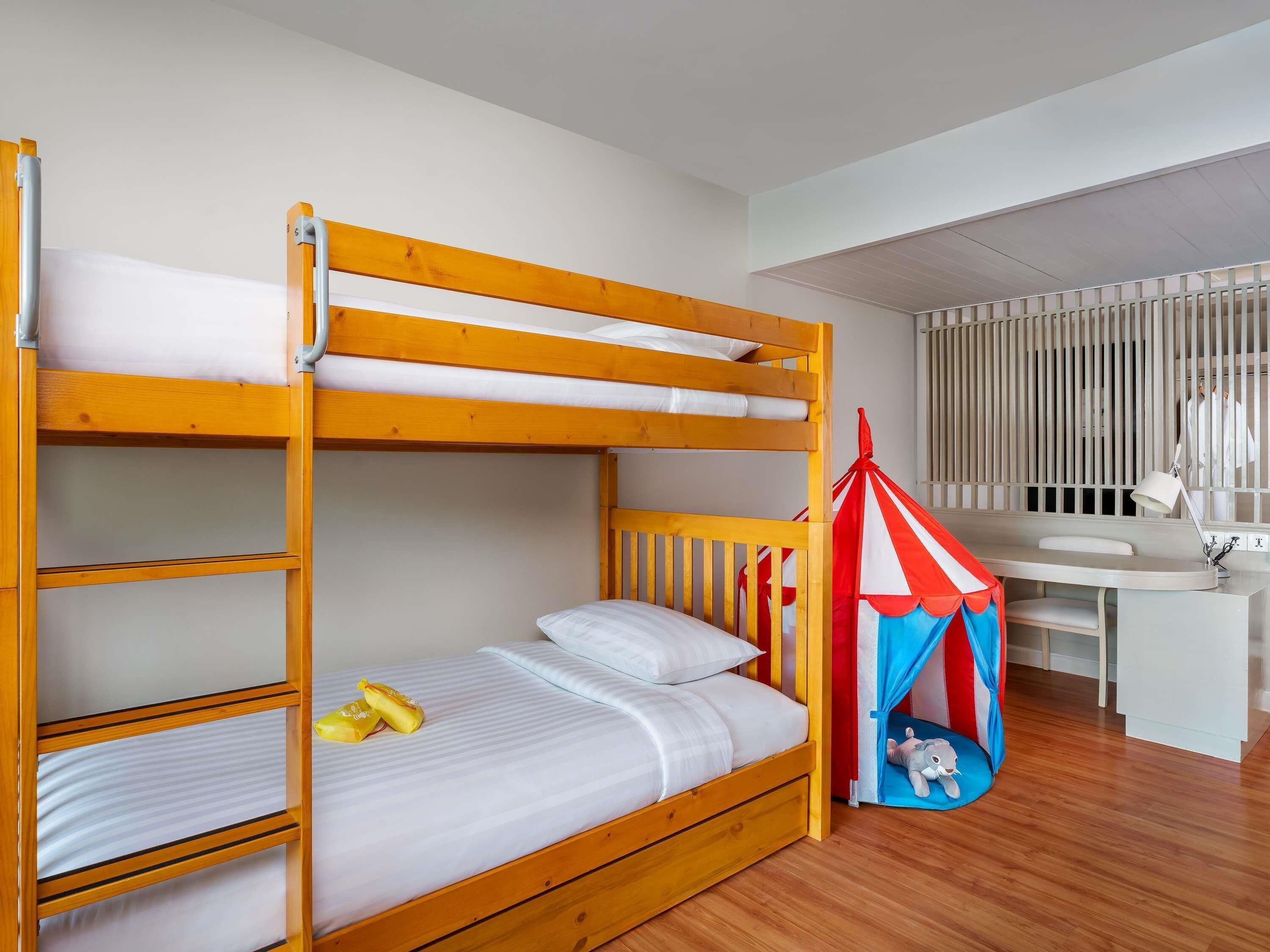 Family Suite, 1 Bedroom, Balcony, Garden View