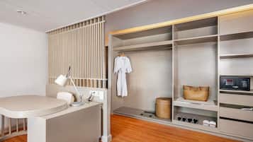 Family Suite, 1 Bedroom, Balcony, Garden View