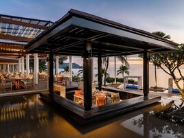 2 restaurantes; se sirve desayuno, almuerzo, cena y brunch