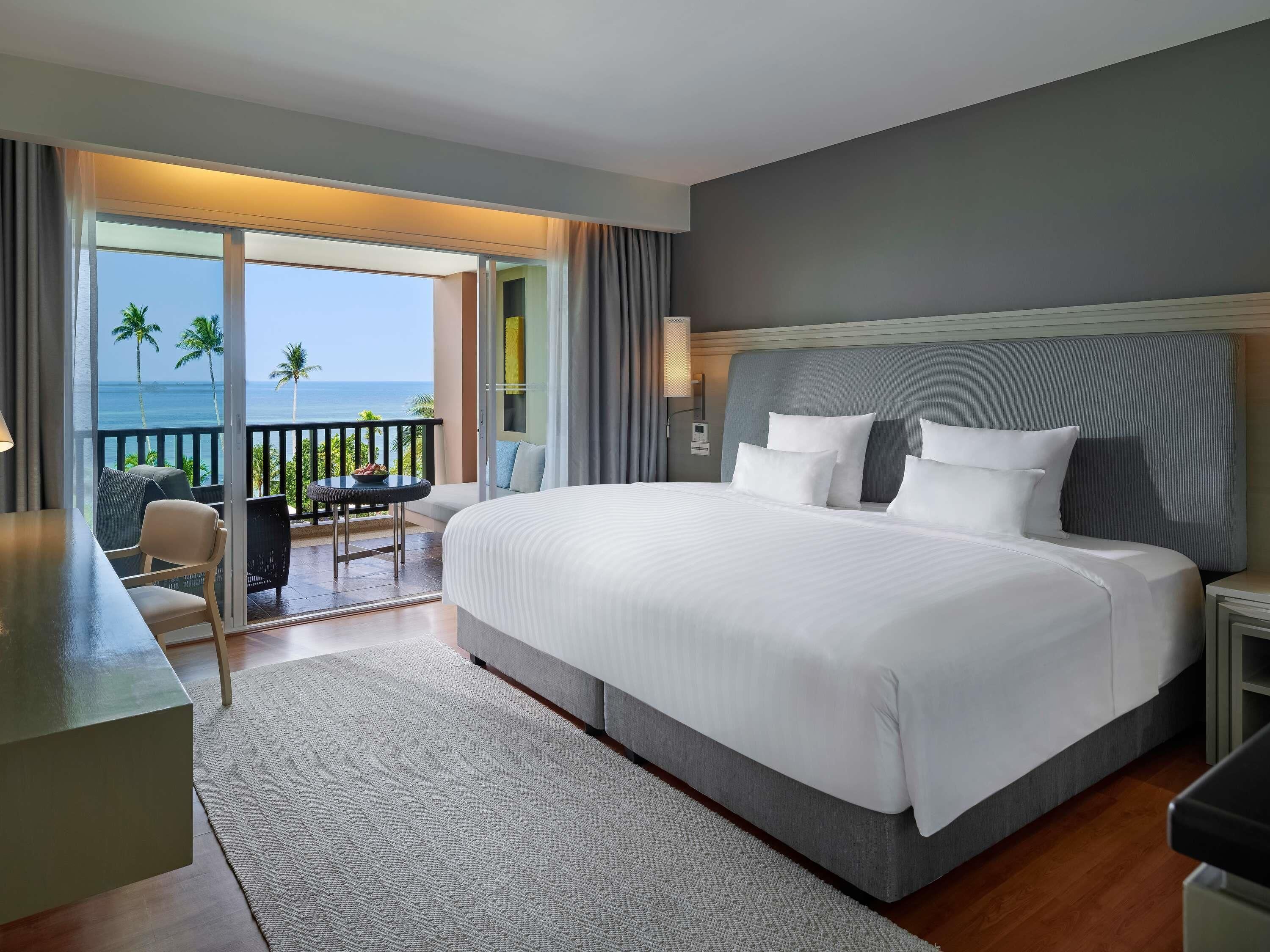 Deluxe Room, 1 King Bed, Sea View | 1 bedroom, premium bedding, down comforters, memory foam beds