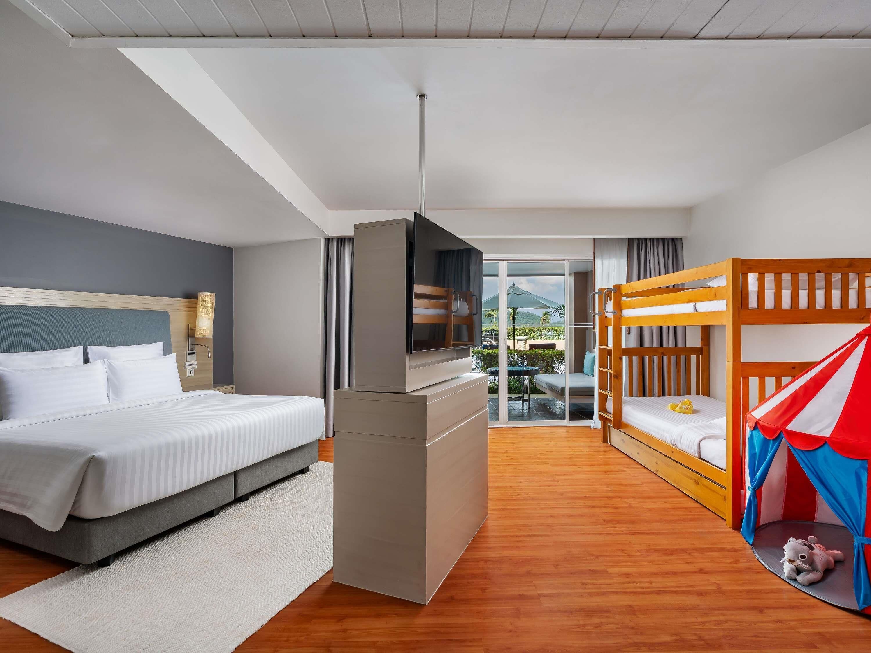 Family Suite, 1 Bedroom, Balcony, Garden View