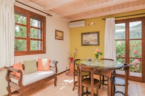 Traditional Villa (Zoi) | Living area