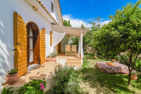 Traditional Villa (Fos) | Terrace/patio