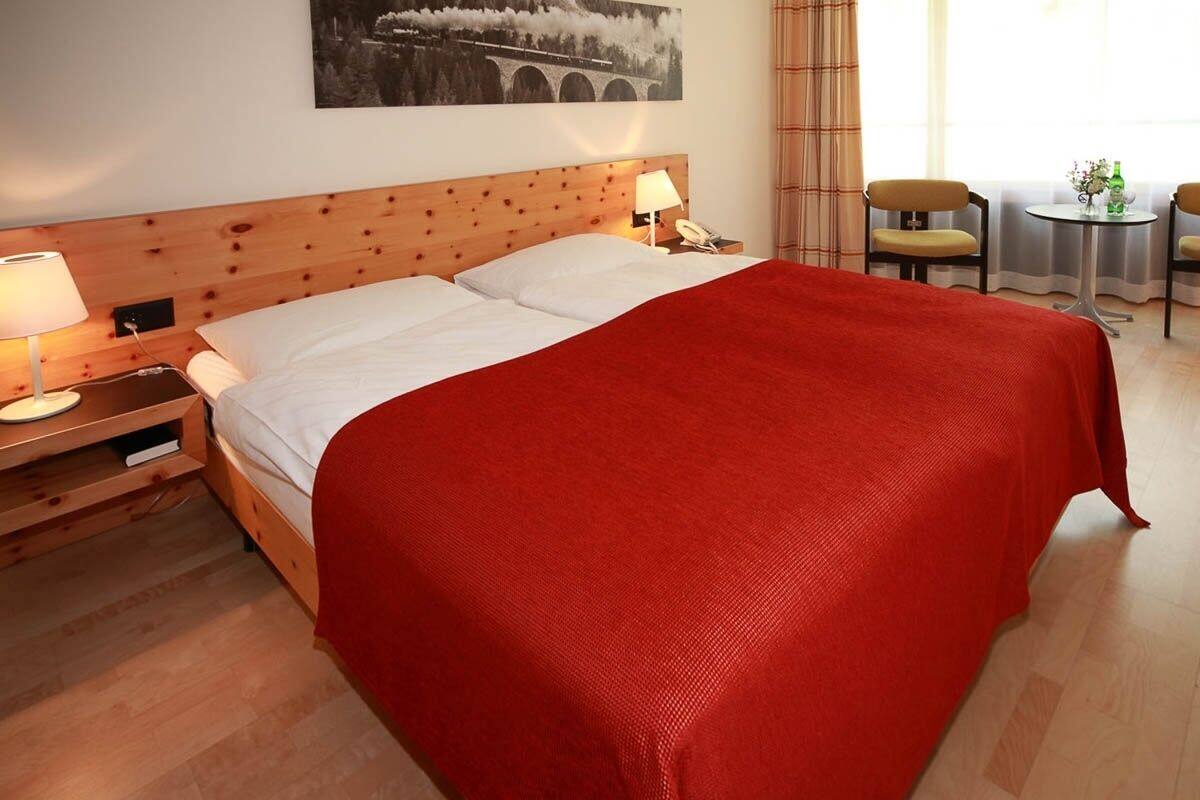 Double Room | In-room safe, desk, iron/ironing board (on request), WiFi (free)