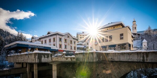 Front of property - Hotel Albula & Julier (Albula-Alvra)