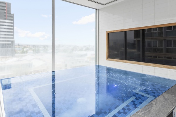 Indoor spa tub